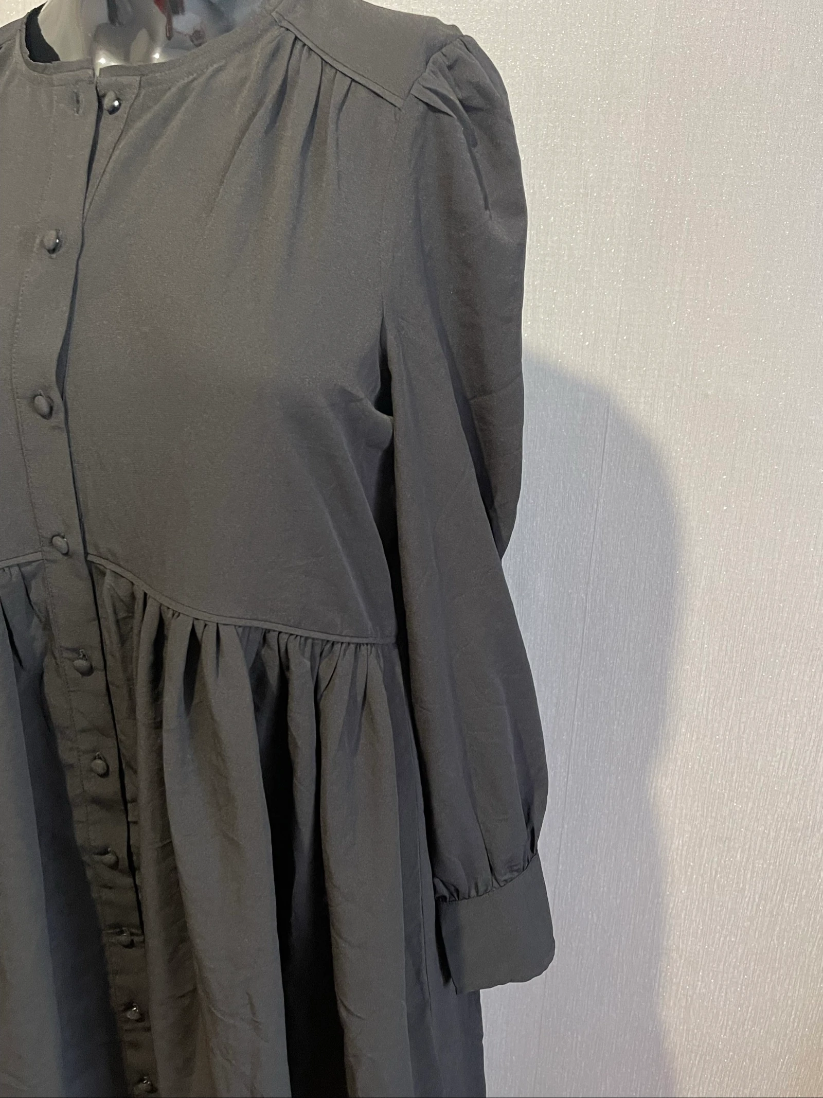 Jolie robe noire la redoute taille 38 en polyester – photo 3